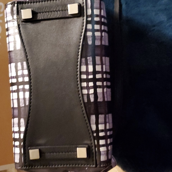 MICHAEL KORS COLLECTION Limited edition beautiful black and white shoulder bag😍 - Picture 9 of 9